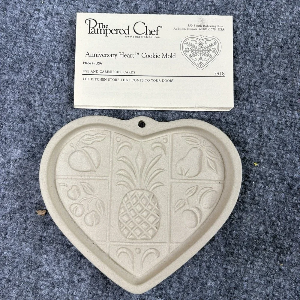 3 Vintage Pampered‎ Chef Family Heritage Heart Cookie Mold Hospitality Peace Y2K